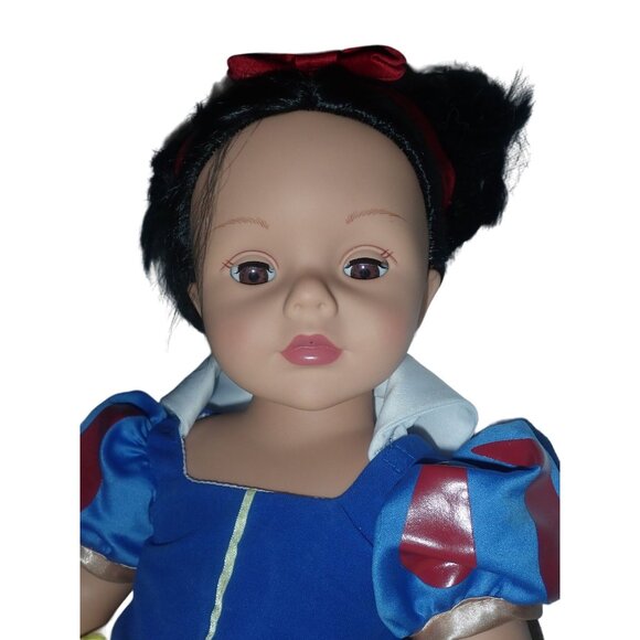 Madame Alexander’s Snow White 18" Doll Disney - Picture 6 of 7